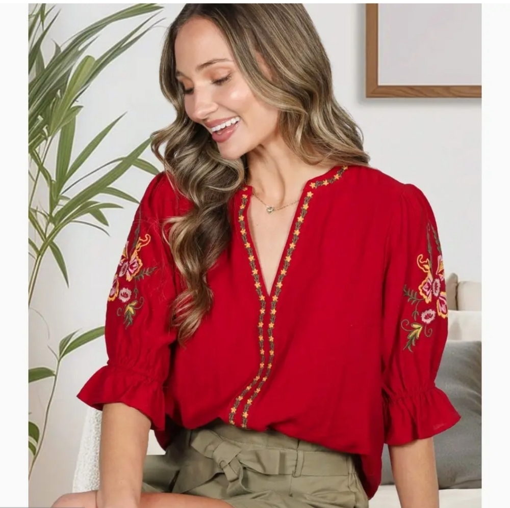 Vine & Love Bohemian Floral Embroidered Round Split Neck Blouse Sz S